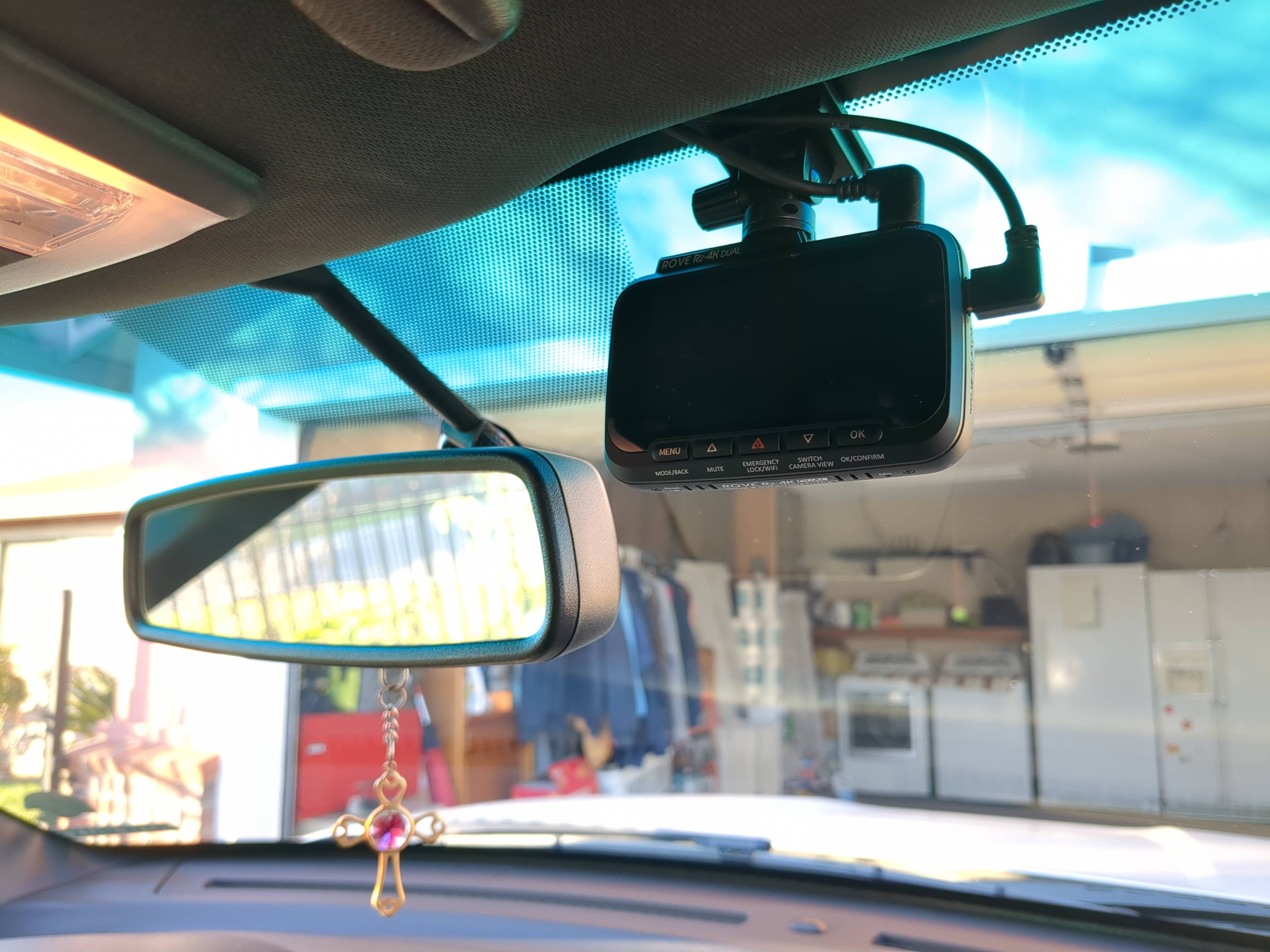 ROVE R2-4K in Ford Explorer 2014